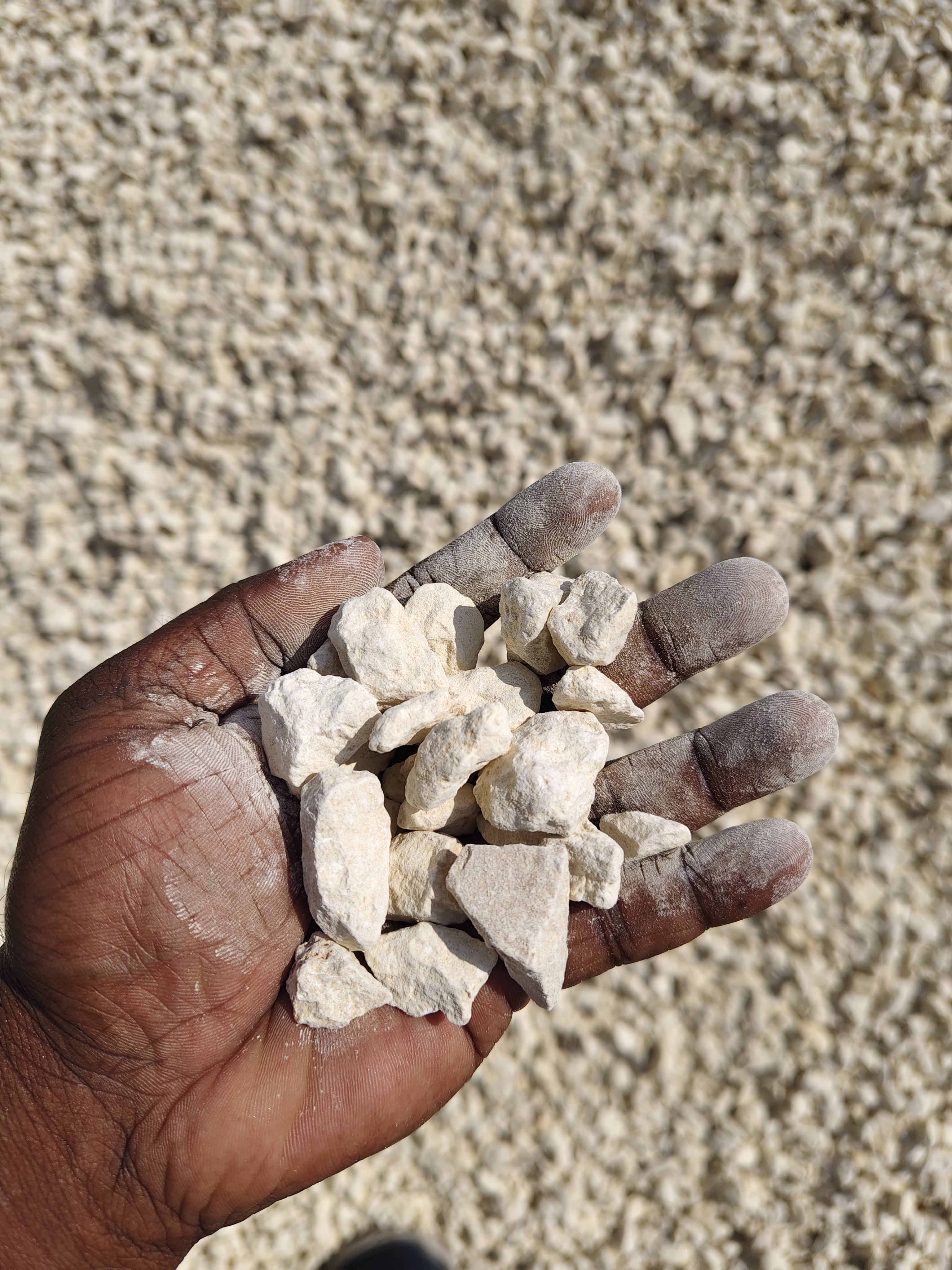 Beige gravel 80-20mm